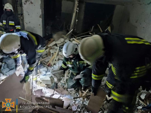 Ракетный удар по жилой 9-этажке в Одесской области: 14 человек погибли, еще 30 - пострадали
