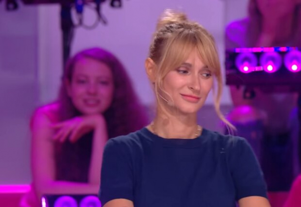 Певица Tayanna, которая с начала войны остается на Бали, с бывшим подопечным Тимати спела украинскую народную песню и вспомнила детство