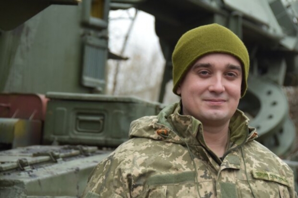 Храбрый воин ВСУ оседлал 46-тонного монстра Храбрый воин ВСУ оседлал 46-тонного монстра