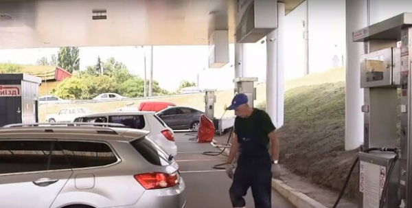 У водителей отвисли челюсти: АЗС удивили новыми расценками на сжиженный газ У водителей отвисли челюсти: АЗС удивили новыми расценками на сжиженный газ