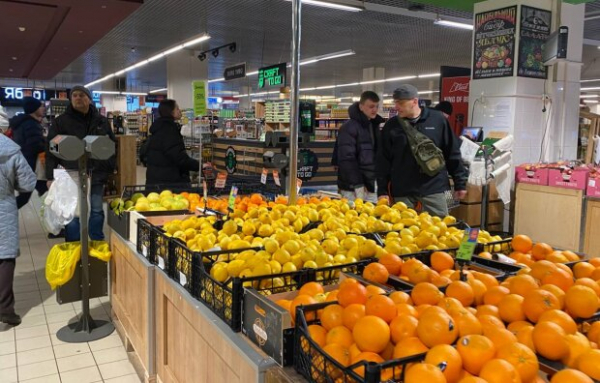 До почти 110 гривен за кило: супермаркеты шокировали новыми ценами на апельсины и бананы