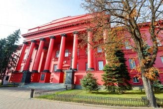 В Украине вузы смогут аннулировать дипломы бакалавров и магистров
