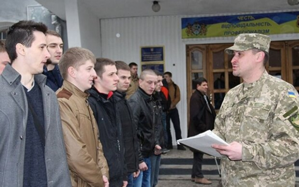 Прогулять военкомат – плохая идея: украинцам напомнили о суровом наказании Прогулять военкомат – плохая идея: украинцам напомнили о суровом наказании