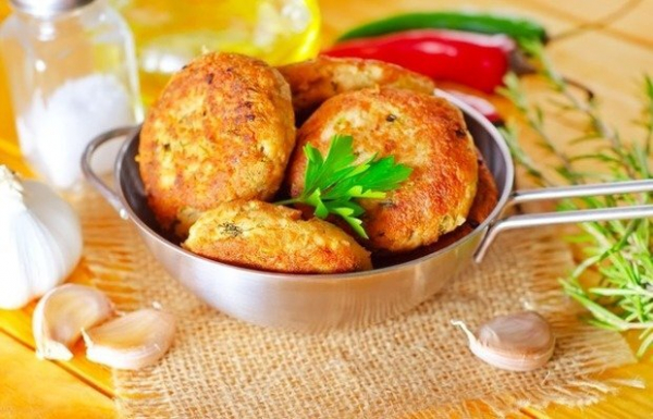 Мясные больше не захотите: рецепт сочных морковно-яблочных котлеток