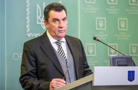 Данилов заявил, что наступление России сейчас невозможно даже физически Данилов заявил, что наступление России сейчас невозможно даже физически