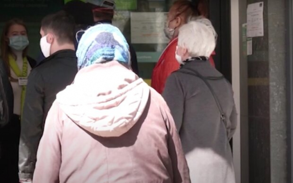 Пенсионерам выдадут доплату: в ПФУ объяснили, как получить деньги Пенсионерам выдадут доплату: в ПФУ объяснили, как получить деньги