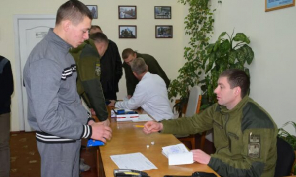Придется плыть через Тису назад: электронные повестки появятся в Польше Придется плыть через Тису назад: электронные повестки появятся в Польше