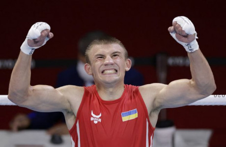 Украинский боксер Александр Хижняк вышел в полуфинал Олимпийских игр в Токио