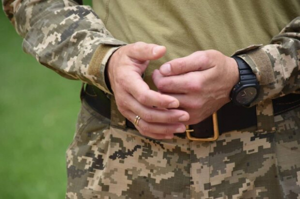 Украинский "Пикассо" не забыл о любимом деле даже на фронте: готовит новые работы для победной выставки с побратимами Украинский "Пикассо" не забыл о любимом деле даже на фронте: готовит новые работы для победной выставки с побратимами