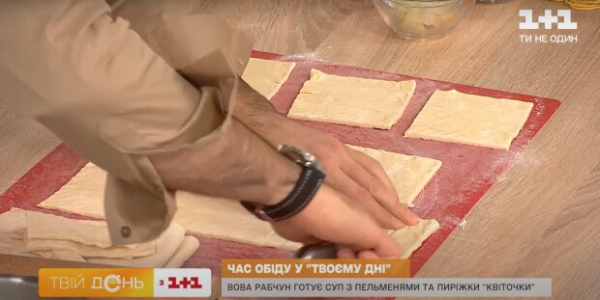 Как быстро приготовить необычный суп с пельменями и успеть испечь пирожки - рецепты для каждой хозяйки от Владимира Рабчуна Как быстро приготовить необычный суп с пельменями и успеть испечь пирожки - рецепты для каждой хозяйки от Владимира Рабчуна