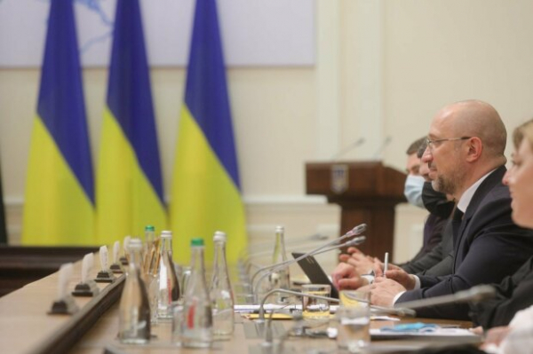 Кабмин заказал на 13 млн крафтовые конверты и коммутаторы Кабмин заказал на 13 млн крафтовые конверты и коммутаторы
