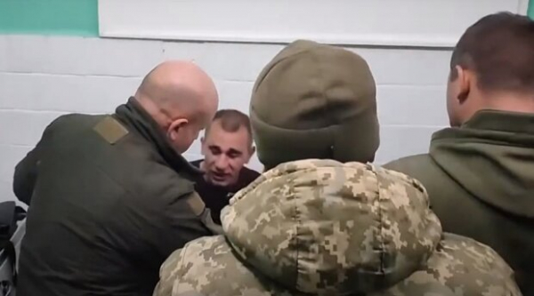 Сергей Притула объяснил, почему украинцы не спешат в военкомат: "Когда к тебе относятся как к скоту..." Сергей Притула объяснил, почему украинцы не спешат в военкомат: "Когда к тебе относятся как к скоту..."