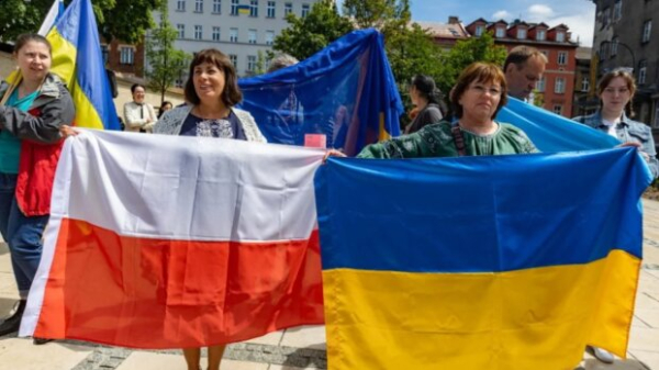 Главные новости за 13 июня: кардинальные изменения для украинцев в Европе, новое подорожание света и "прыгающие" пенсии Главные новости за 13 июня: кардинальные изменения для украинцев в Европе, новое подорожание света и "прыгающие" пенсии