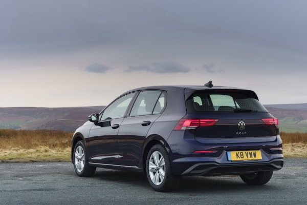 Volkswagen представил стартовую версию нового Golf
Volkswagen представил стартовую версию нового Golf