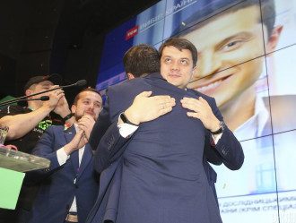 Эксперт сказал, кто способен "откусить" электорат Зеленского
Эксперт сказал, кто способен "откусить" электорат Зеленского