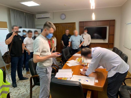 НАБУ с антикоррупционными органами Польши проводит обыски в офисах Укравтодора после задержания Новака