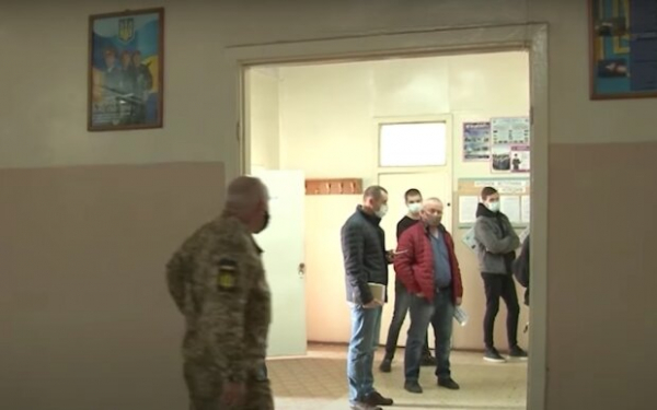 Можете забыть о деньгах на карте: адвокат объяснил, как ТЦК будут наказывать уклонистов