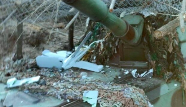 Лайфхак от украинских защитников: обычная сетка-рабица спасает от ударно БПЛА "Ланцет" Лайфхак от украинских защитников: обычная сетка-рабица спасает от ударно БПЛА "Ланцет"