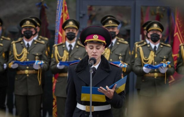 Владимир Зеленский мощно обратился к защитникам и защитницам: "Украина не посягает на чужое, но возвращает свое" Владимир Зеленский мощно обратился к защитникам и защитницам: "Украина не посягает на чужое, но возвращает свое"