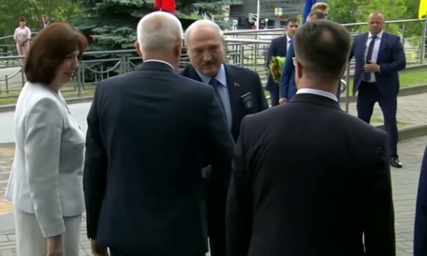 Лукашенко получил тревожное предзнаменование из Украины: "Если протесты будут продолжаться..." Лукашенко получил тревожное предзнаменование из Украины: "Если протесты будут продолжаться..."