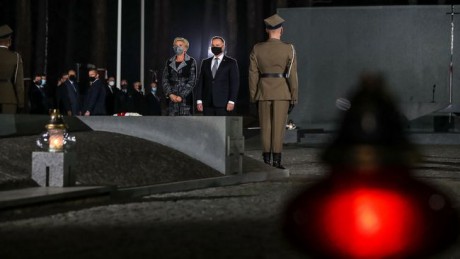 Президент Польши в Быковне почтил память жертв Катынского преступления Президент Польши в Быковне почтил память жертв Катынского преступления