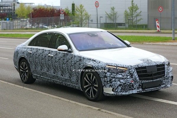 Новый флагман Mercedes-Benz покажут осенью
Новый флагман Mercedes-Benz покажут осенью