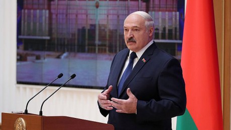Лукашенко поручил ограничить транзит немецких товаров через Беларусь Лукашенко поручил ограничить транзит немецких товаров через Беларусь