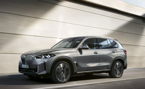 Прокурор Дмитрий Лавриненко оправдал 3,23 млн грн на BMW X5: "Из соображений безопасности..." Прокурор Дмитрий Лавриненко оправдал 3,23 млн грн на BMW X5: "Из соображений безопасности..."