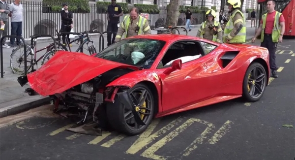 Музыкант вдребезги разбил свою Ferrari за $300 000
Музыкант вдребезги разбил свою Ferrari за $300 000
