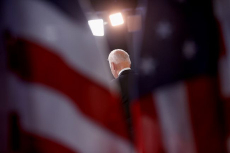 США приняли первый пакет санкций против России из-за признания "Л/ДНР" США приняли первый пакет санкций против России из-за признания "Л/ДНР"