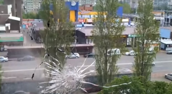 В Киеве из автомата изрешетили рынок и магазин: опубликованы фото, видео
                                                                                