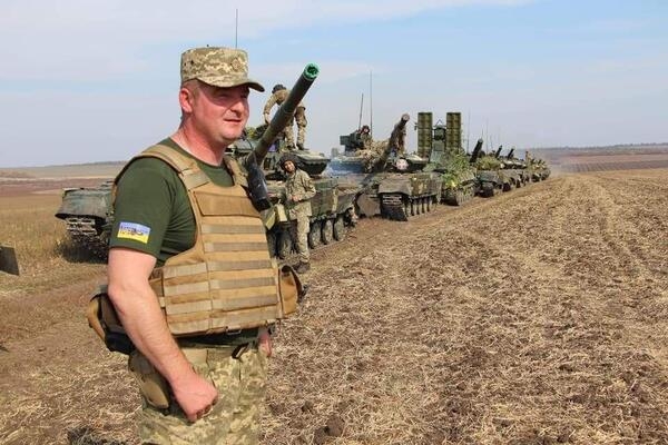 Зеленский посмертно наградил орденом комбрига Межакова
Зеленский посмертно наградил орденом комбрига Межакова