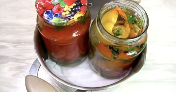 Перцы, фаршированные баклажанами на зиму: уникальная консервация, которая "улетучится" быстрее остальных Перцы, фаршированные баклажанами на зиму: уникальная консервация, которая "улетучится" быстрее остальных