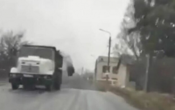 Боевики Путина вывалили на оккупированные дороги Донбасса все, что осталось: "Чем богаты, тем и рады..." Боевики Путина вывалили на оккупированные дороги Донбасса все, что осталось: "Чем богаты, тем и рады..."