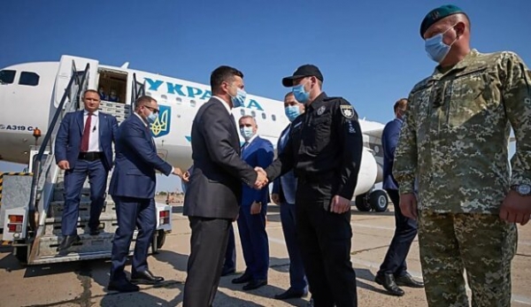 Главное за день субботы 22 августа: "черный" антирекорд заболеваемости, слезы Зеленского и контрабандисты в зоне ООС Главное за день субботы 22 августа: "черный" антирекорд заболеваемости, слезы Зеленского и контрабандисты в зоне ООС