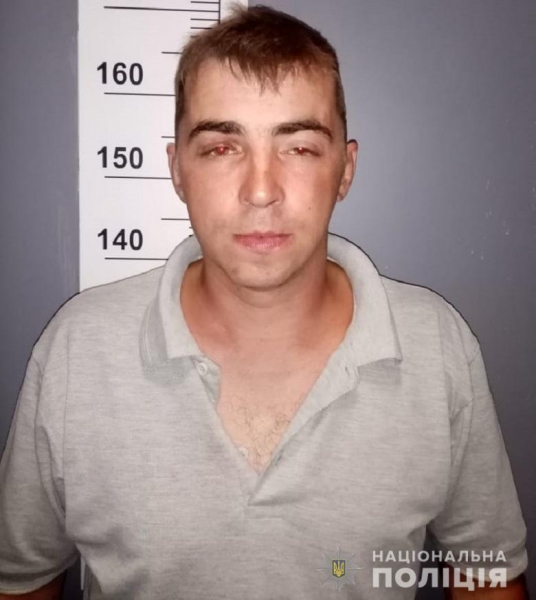 В Киеве сбежал подозреваемый в изнасиловании ребенка: копы опубликовали фото с особой приметой
