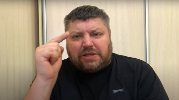Видеоблогер Сергей Корнак резко "обрушился" на украинскую власть: "Нами управляют воры и у*людки" Видеоблогер Сергей Корнак резко "обрушился" на украинскую власть: "Нами управляют воры и у*людки"