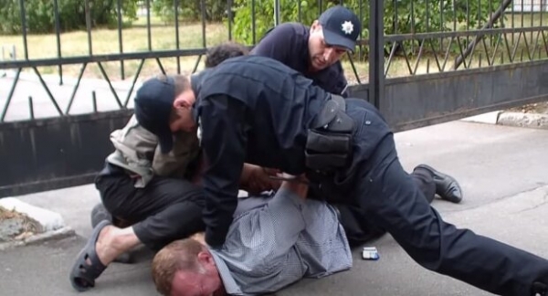 В Польше заробитчанин скончался после задержания полицейскими В Польше заробитчанин скончался после задержания полицейскими