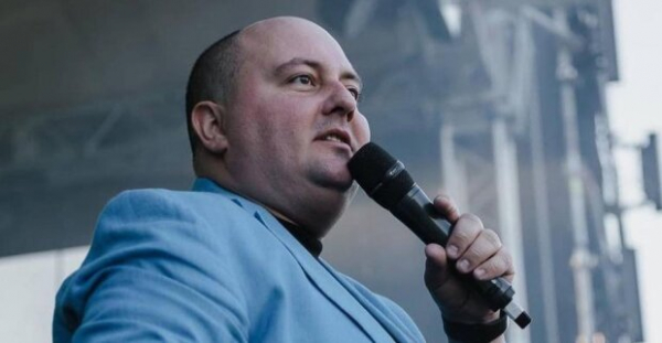 Юрий Ткач станет футболистом, захватив с собой Степана Казанина из "Квартала 95": "Уже пошли кричать" Юрий Ткач станет футболистом, захватив с собой Степана Казанина из "Квартала 95": "Уже пошли кричать"