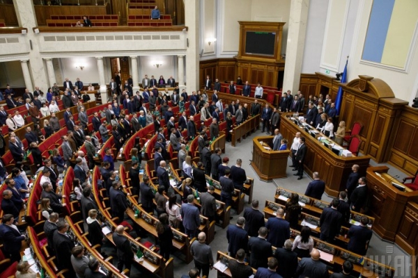 В Раде разгорелся скандал с фейком в законопроекте О медиа – СМИ
В Раде разгорелся скандал с фейком в законопроекте О медиа – СМИ