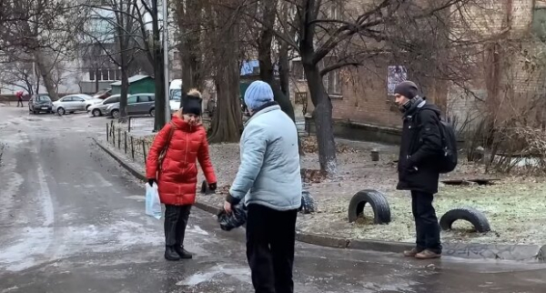 Украинцы будут летать по дорогам из-за мороза и льда: как устоять на ногах и не разбить нос Украинцы будут летать по дорогам из-за мороза и льда: как устоять на ногах и не разбить нос