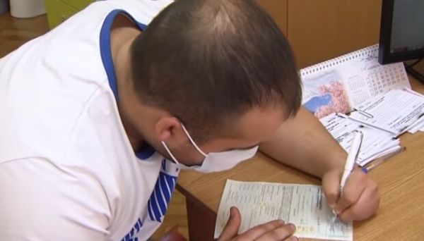 Украинцам выплатят дополнительные больничные, кто получит деньги Украинцам выплатят дополнительные больничные, кто получит деньги