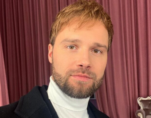 "Холостяк" Алекс Топольский сделал свой выбор в 12 сезоне: начинаются прятки, скоро премьера "Холостяк" Алекс Топольский сделал свой выбор в 12 сезоне: начинаются прятки, скоро премьера