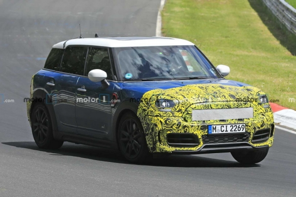 Mini Countryman готовится к ресталингу
Mini Countryman готовится к ресталингу
