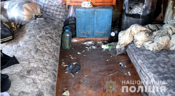 В Херсоне на мусорной свалке поселились десятки людей с малолетними детьми
В Херсоне на мусорной свалке поселились десятки людей с малолетними детьми