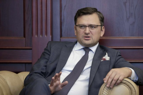 Главы МИД Австрии, Чехии и Словакии могут посетить Украину с совместным визитом в феврале, - Кулеба
