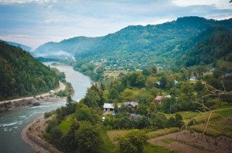 Поскользнулся и упал в Черемош: на Прикарпатье разыскивают ребенка, которого унесло&nbsp;течением реки
