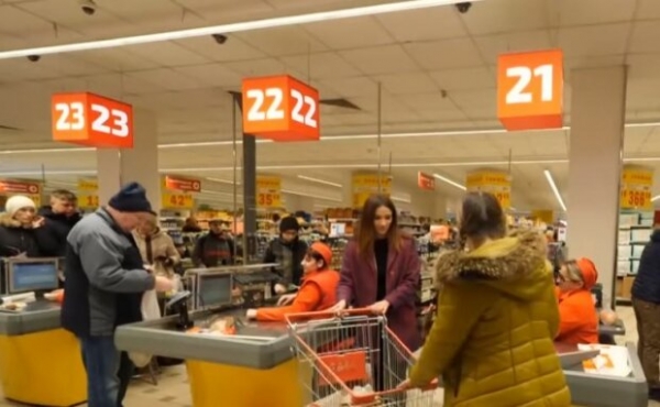 Никогда не оставляйте чеки на кассе и не выбрасывайте в урну – какая опасность подстерегает покупателей Никогда не оставляйте чеки на кассе и не выбрасывайте в урну – какая опасность подстерегает покупателей