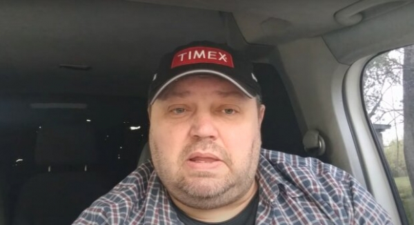 Блогер Сергей Корнак "разгромил" украинскую власть: "Украли бабки и купили на них доллары" Блогер Сергей Корнак "разгромил" украинскую власть: "Украли бабки и купили на них доллары"