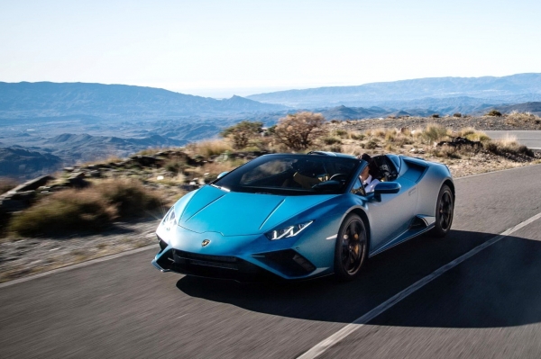 Крышу долой: Lamborghini презентовала новый суперкар
Крышу долой: Lamborghini презентовала новый суперкар
